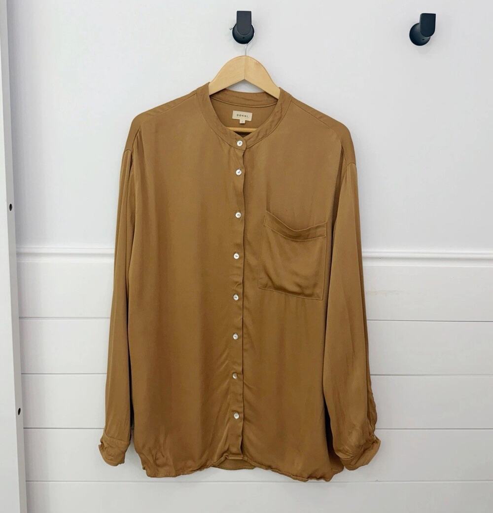 Women’s Donni The Satiny Mandarin Shirt Blouse In Camel Size Small